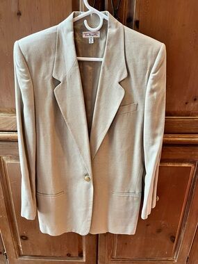 TALBOTS. SIZE 8. TAUPE BLAZER. GOLD BUTTONS
